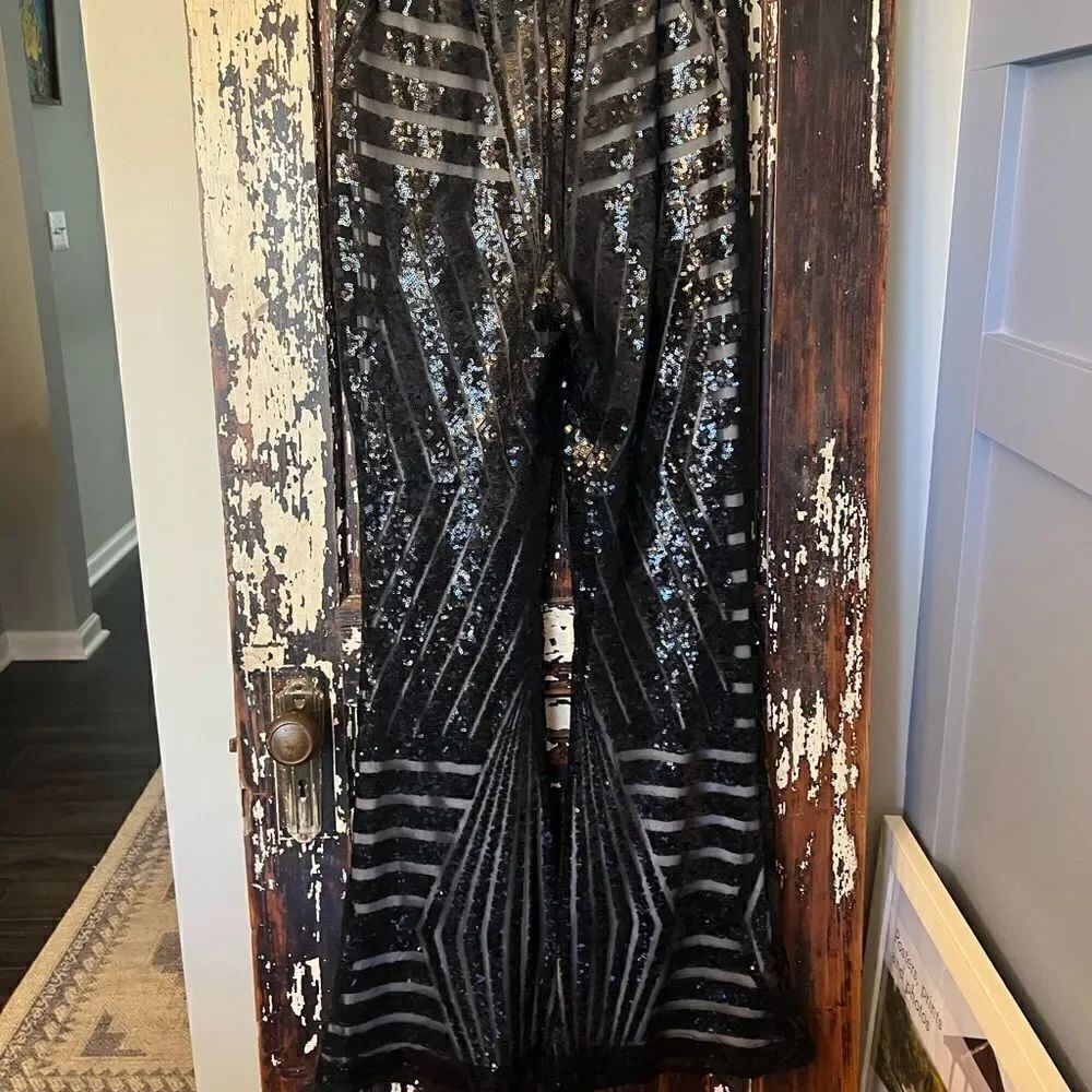 Gorgeous sequined art deco silver and black women’s Size XS cocktail pant.